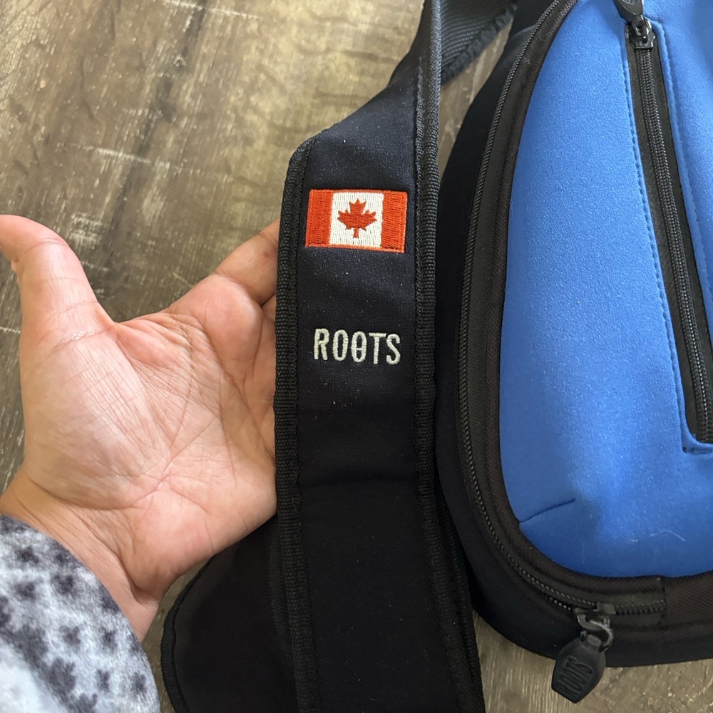 Roots Black and Blue Men's Backpack - Picture 3 of 8
